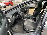 Peugeot 308 1,6 HDI  SW 7.MÍST - náhled 13