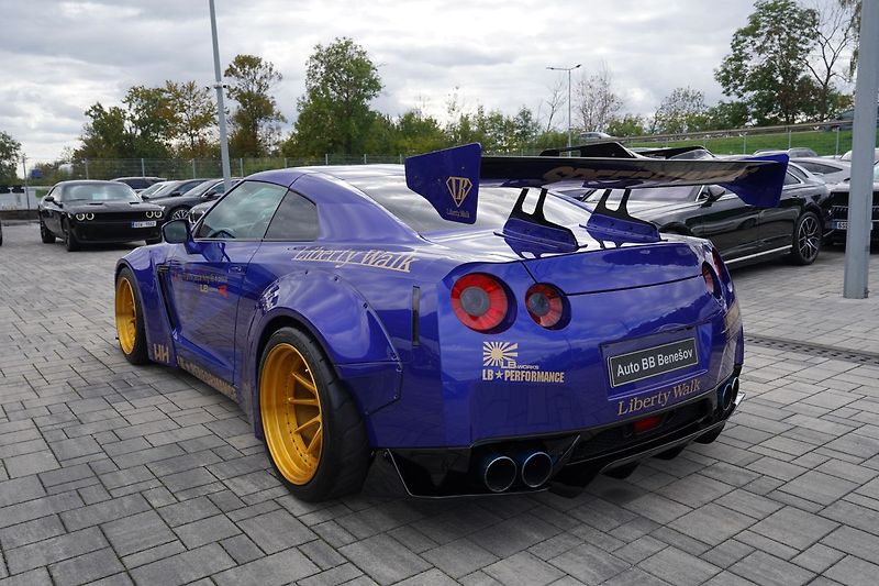 Nissan GT-R 3.8i V6 Liberty Walk 615 PS - fotka 4 z 31