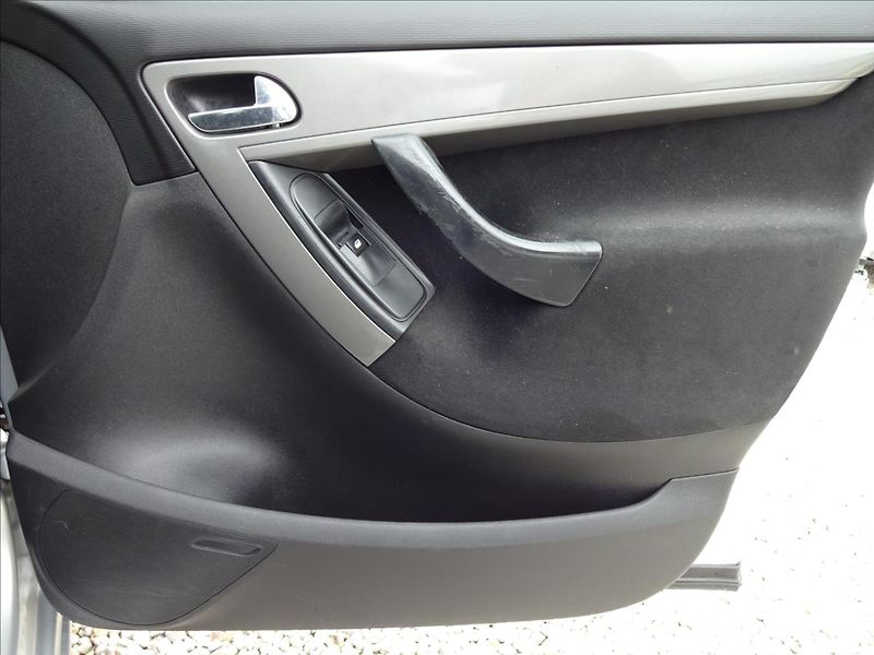 Citroën C4 Picasso 1,6HDI 80kW - fotka 30 z 44