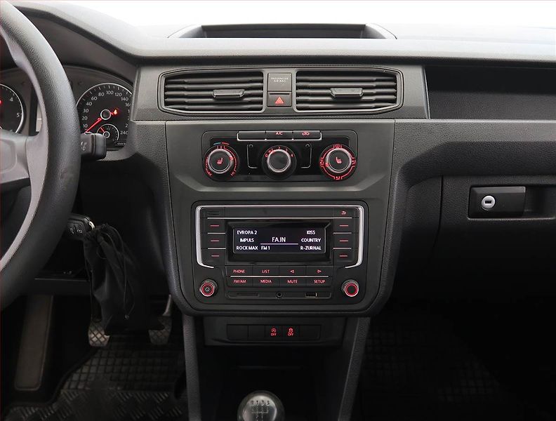 Volkswagen Caddy (2019) 2.0 TDI, ČR, DPH - fotka 11 z 16