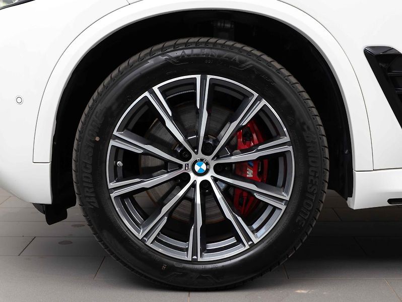 BMW X5 xDrive30d - fotka 7 z 24
