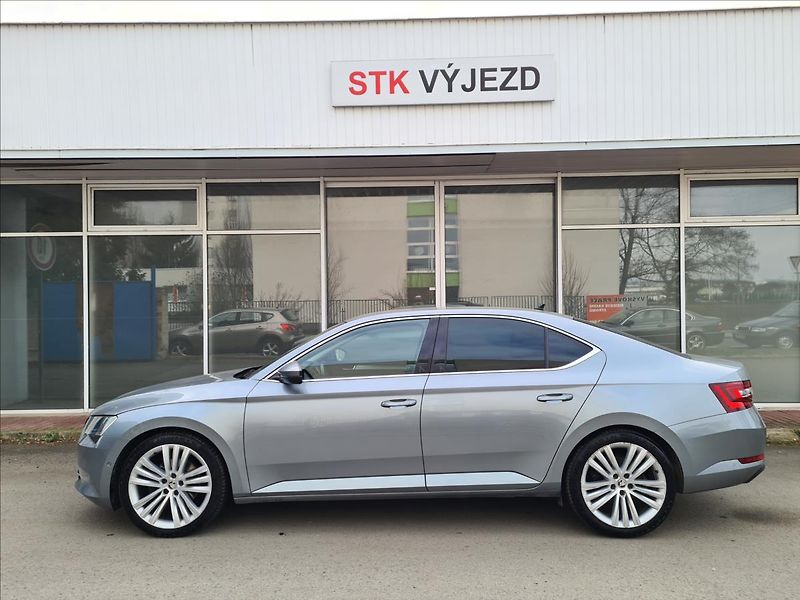 Škoda Superb III 2.0TD*NAV*EL.KUFR*SERV - fotka 7 z 29