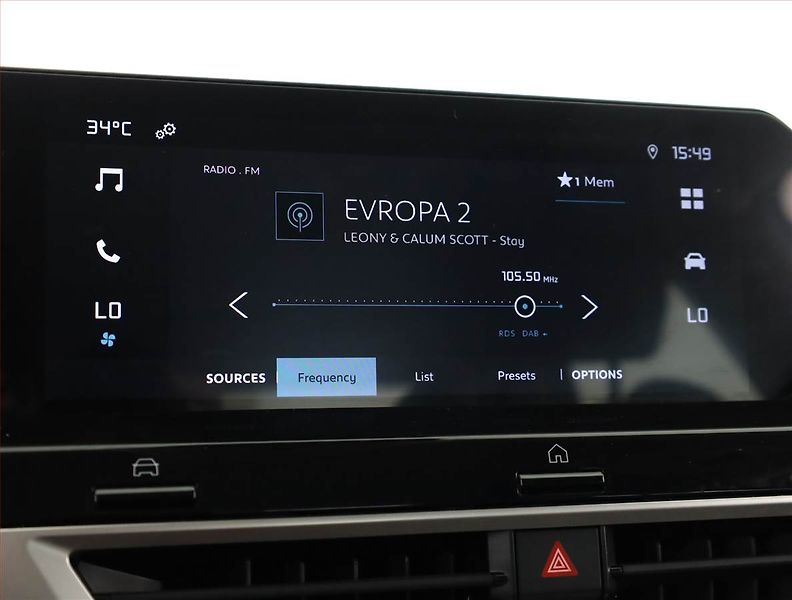 Citroën C4 X (2024) Feel 1.2 PureTech, ČR,1.maj - fotka 14 z 16