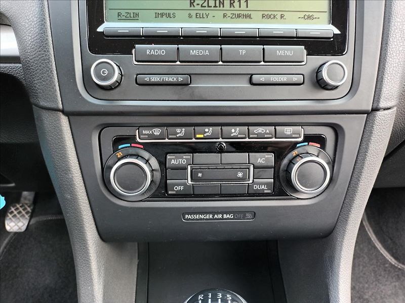 Volkswagen Golf 1,2 TSI,77KW,DIGIKLIMA,SERVIS - fotka 25 z 36