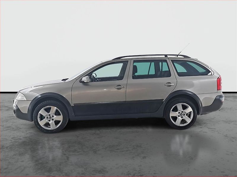 Škoda Octavia (2007) Scout 2.0, 4X4, Navi, Xenony - fotka 3 z 20