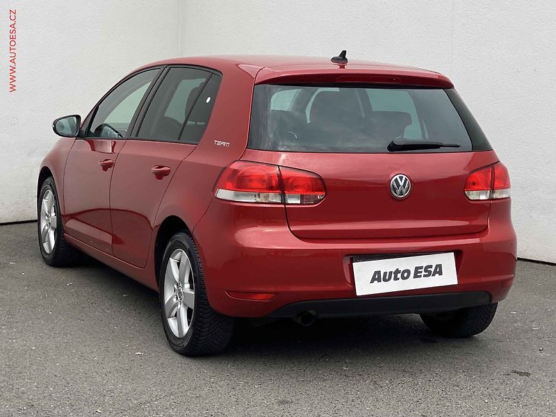 Volkswagen Golf (2010) 1.6 TDi, Team - fotka 6 z 18