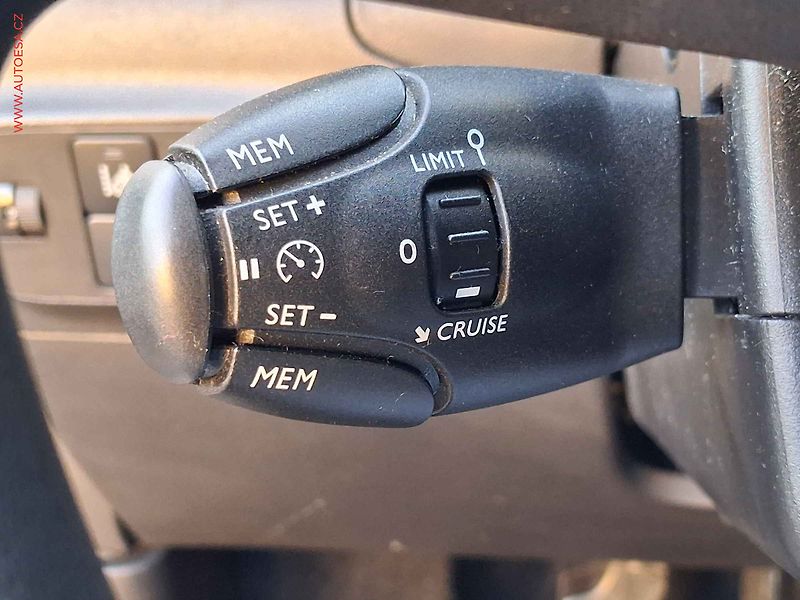 Citroën C3 (2018) 1.2 PT Graphic, AC, tempo - fotka 14 z 19