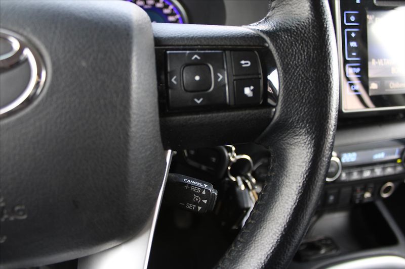 Toyota Hilux 2.4D4D 110kW EXPED. SPECIÁL ČR - fotka 16 z 24