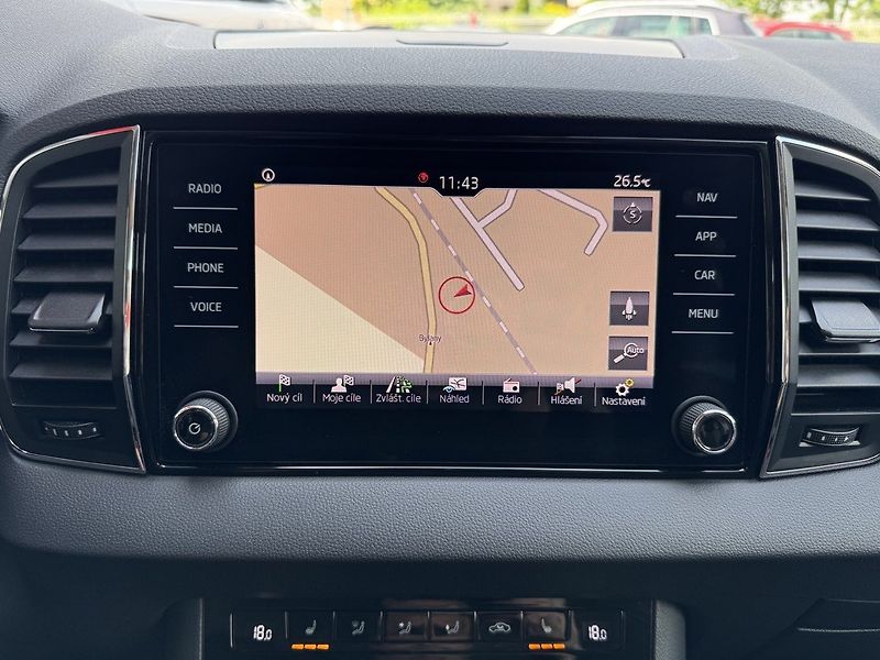 Škoda Karoq (2020) 1.5TSi LED Navi Kamera Tažné Z - fotka 11 z 47
