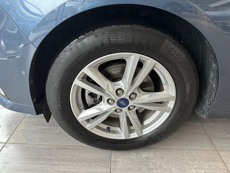 Ford Galaxy Titanium 2.5i HEV 190k aut. - fotka 9 z 30
