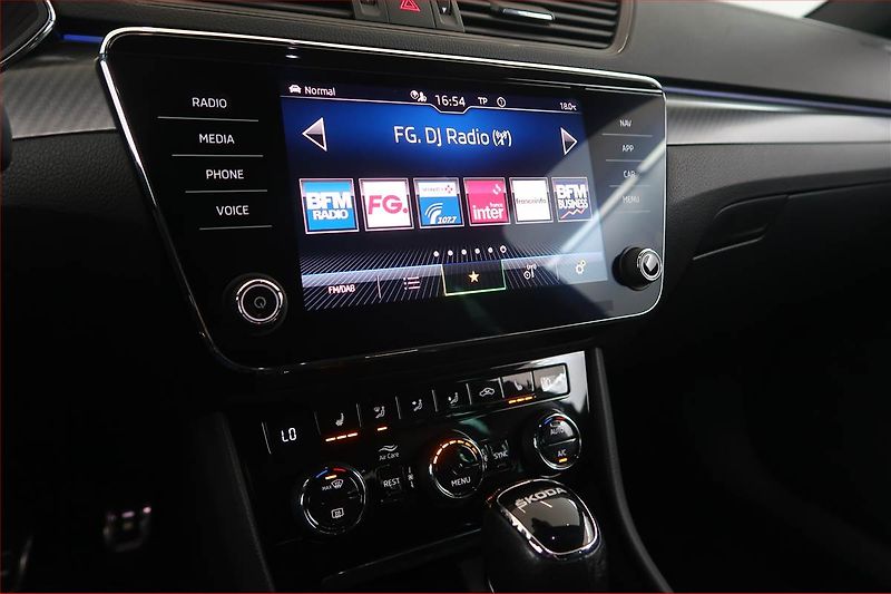 Škoda Superb (2023) Sportline 2.0 TDI - fotka 12 z 17