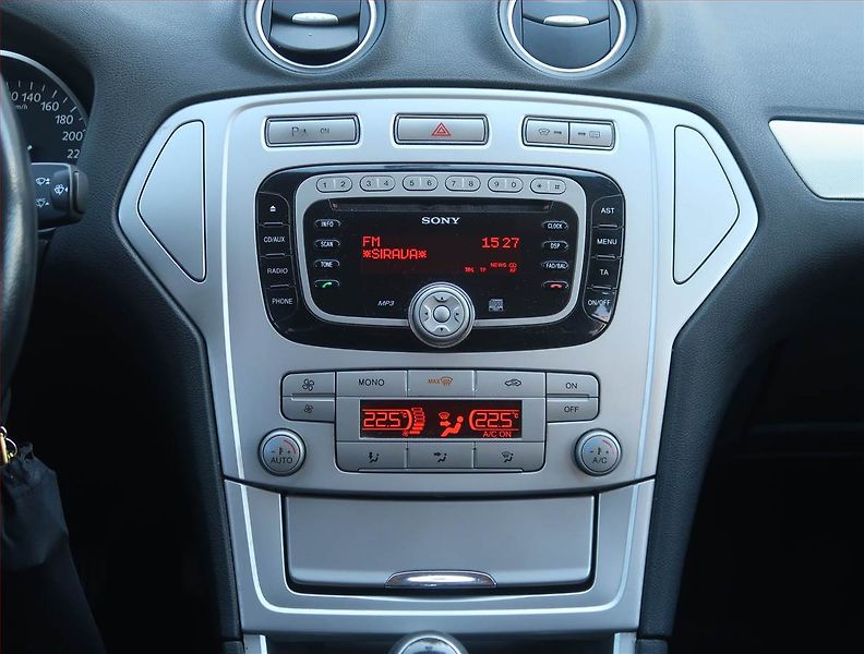 Ford Mondeo (2010) 2.0 TDCi, Serv.kniha, nová STK - fotka 12 z 18