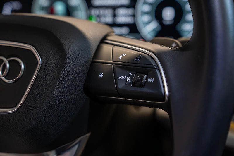 Audi Q8 55 TFSI e 250 kW, QUATTRO, DPH - fotka 21 z 38