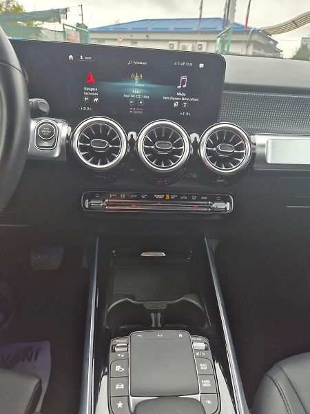 Mercedes-Benz GLB 200D 4MATIC, záruka 7/2027 neb - fotka 22 z 42