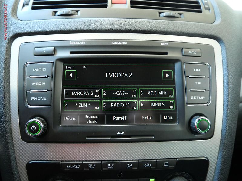 Škoda Octavia (2009) 1.9tdi, Elegance - fotka 18 z 20