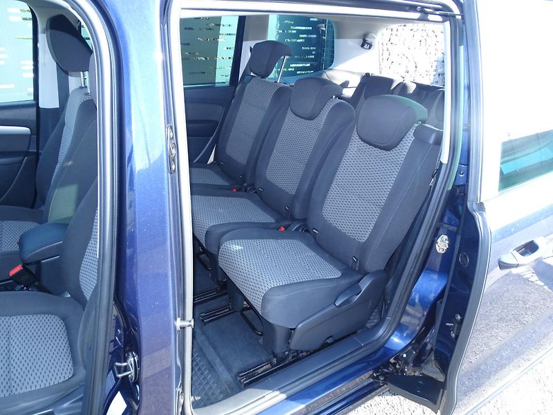 Volkswagen Sharan (2011) - fotka 10 z 20