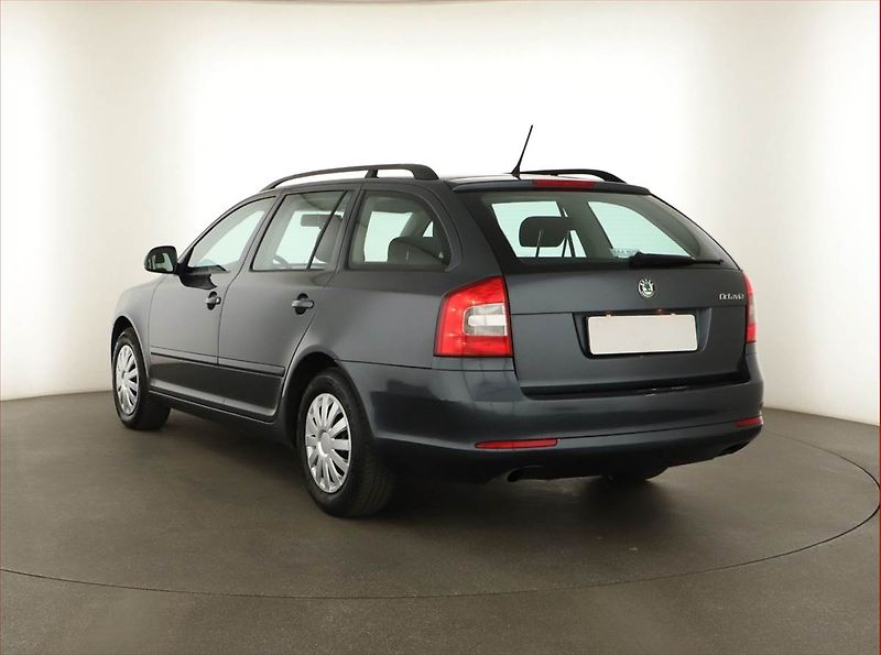 Škoda Octavia (2012) 1.6 TDI, Tažné - fotka 4 z 11