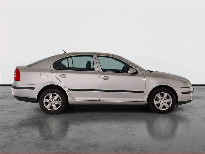 Škoda Octavia (2005) Ambiente 1.6, Serv.kniha - fotka 6 z 18