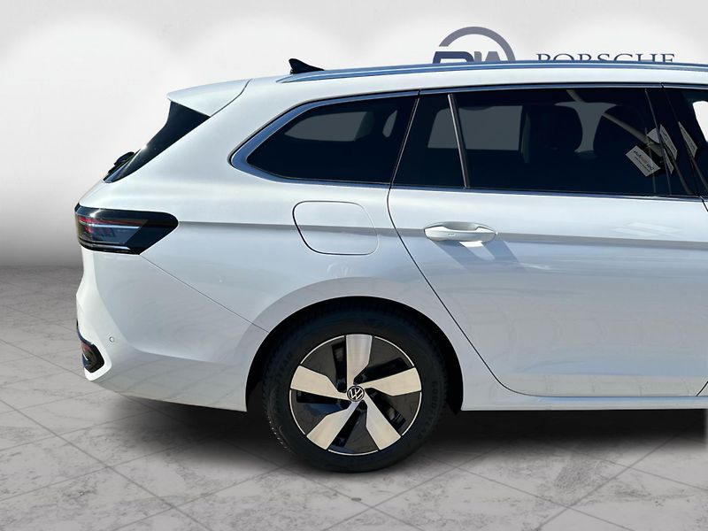 Volkswagen Passat Elegance 2,0 TDI 110 kW - fotka 16 z 23