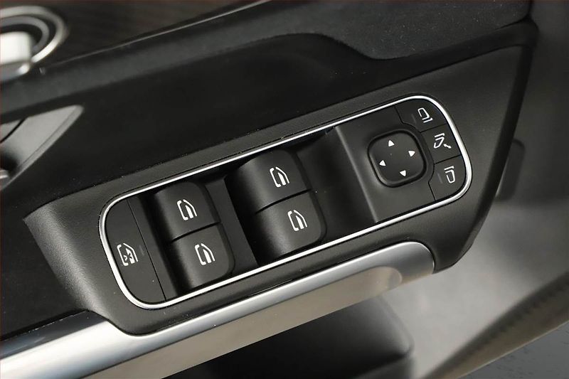 Mercedes-Benz GLB (2025) 200 d 4MATIC - fotka 23 z 27