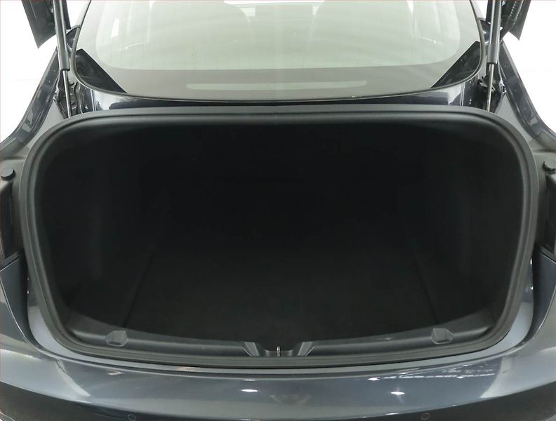 Tesla Model 3 (2019) Long Range 4WD 82kWh, SoH 86% - fotka 14 z 22