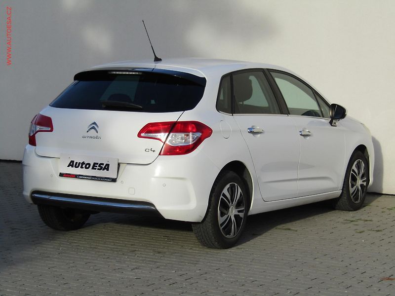 Citroën C4 (2012) 1.6HDi, ČR, AC, STK5/28 - fotka 4 z 15