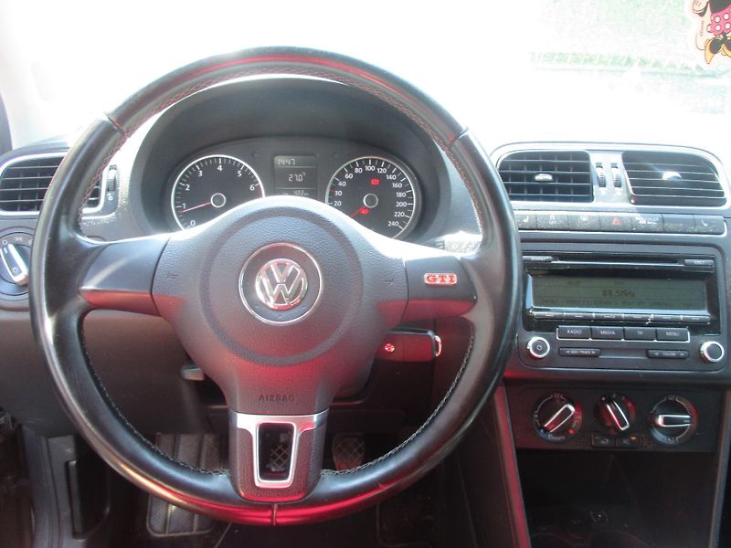 Volkswagen Polo 1.2 TSi - fotka 16 z 31
