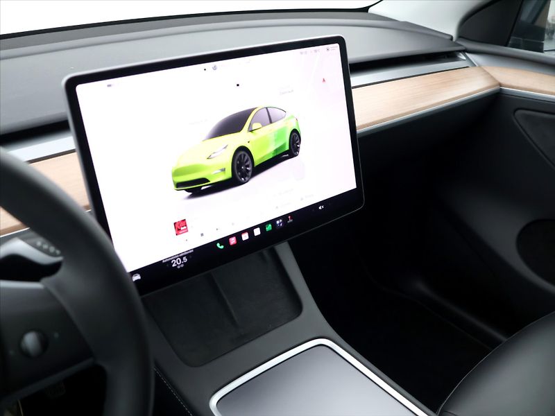 Tesla Model Y LR AWD sOH 92% 1.Maj DPH - fotka 19 z 32