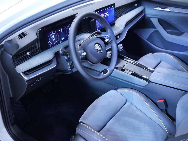 Škoda Superb - fotka 5 z 25