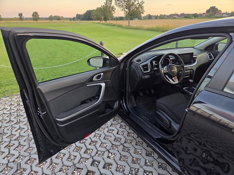 Kia Ceed (2022) 1.0 T-GDI 74 kW Spin,CZ,DPH - fotka 9 z 26