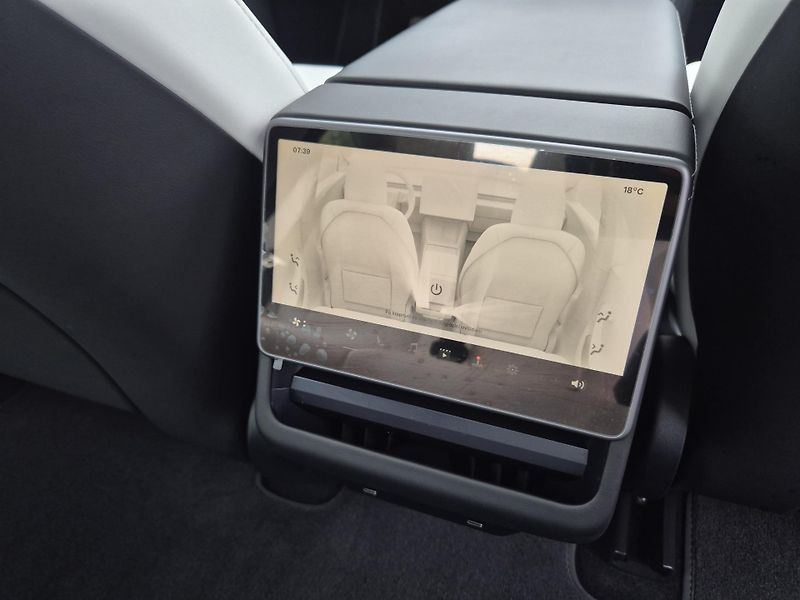Tesla Model 3 LONG RANGE DUAL MOTOR SOH 93,5 - fotka 43 z 48