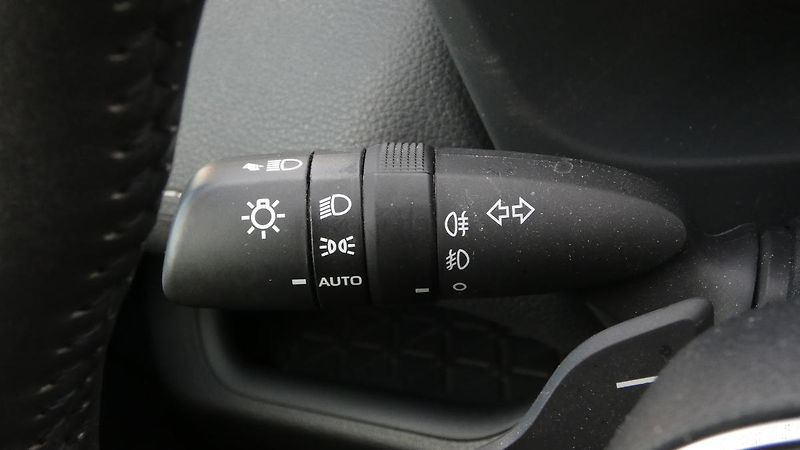 Toyota RAV4 2.5 Hybrid Executive 4WD e-CVT - fotka 11 z 24