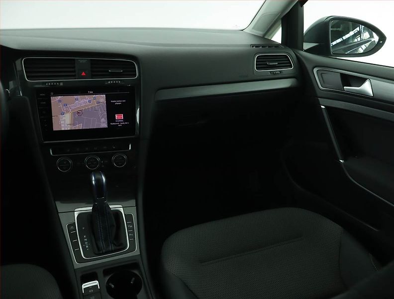 Volkswagen Golf (2018) 32 kWh - 37 Ah, SoH 84% - fotka 8 z 18