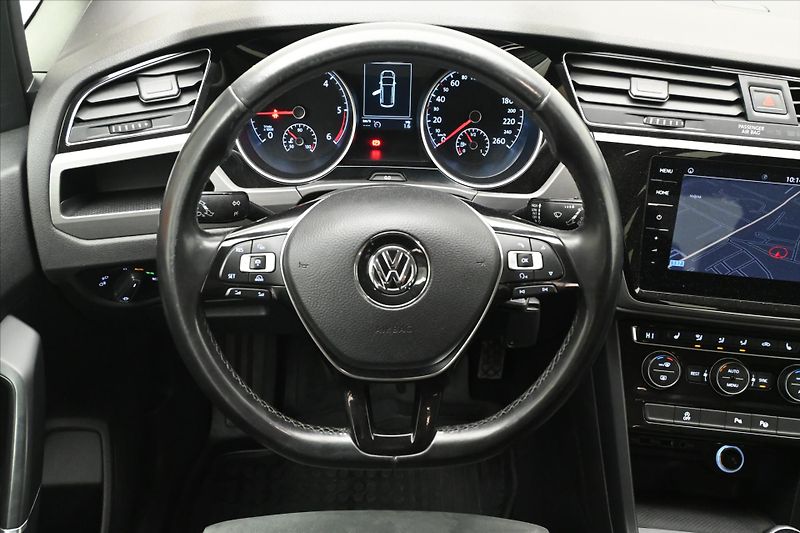 Volkswagen Touran 1,6 TDI 85kW Navi Senzory - fotka 18 z 30