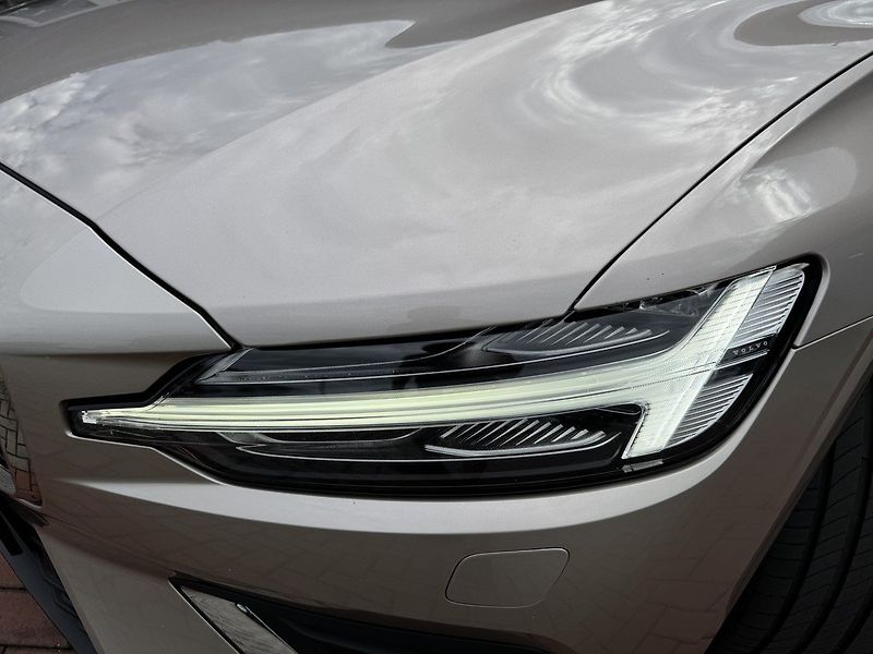 Volvo S60 (2024) 2.0i B4 Core Ad.LED Kamera - fotka 32 z 46