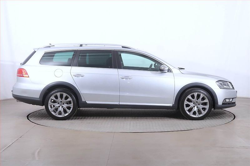 Volkswagen Passat (2012) Alltrack 2.0 TDI, 4X4 - fotka 6 z 29