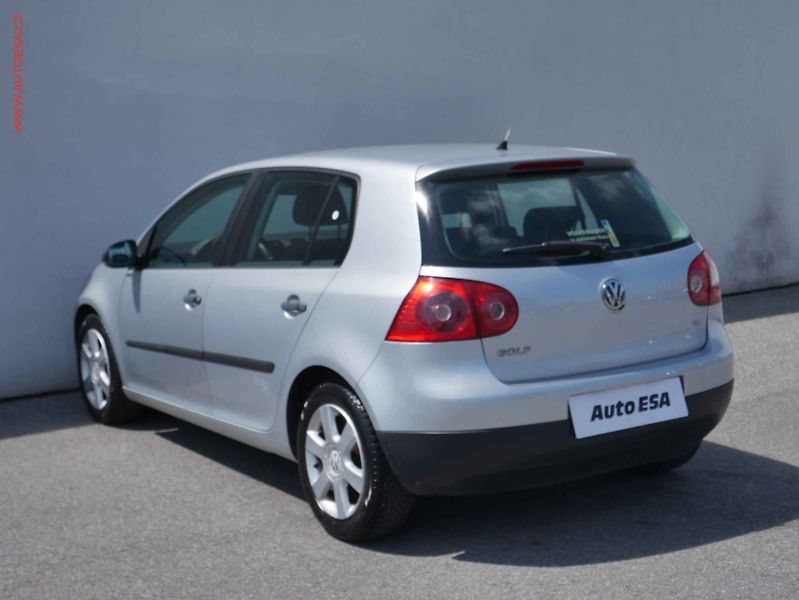 Volkswagen Golf (2007) 1.6i, ČR, Trendline, autoAC - fotka 6 z 13