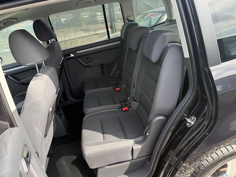 Volkswagen Touran (2010) 1.2TSi 77kW *ALU*Klima*Servis* - fotka 17 z 22
