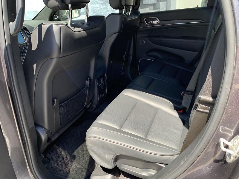 Jeep Grand Cherokee (2017) 3.0CRD,SUMMIT,ČR,DPH,H/K,4X4 - fotka 19 z 23