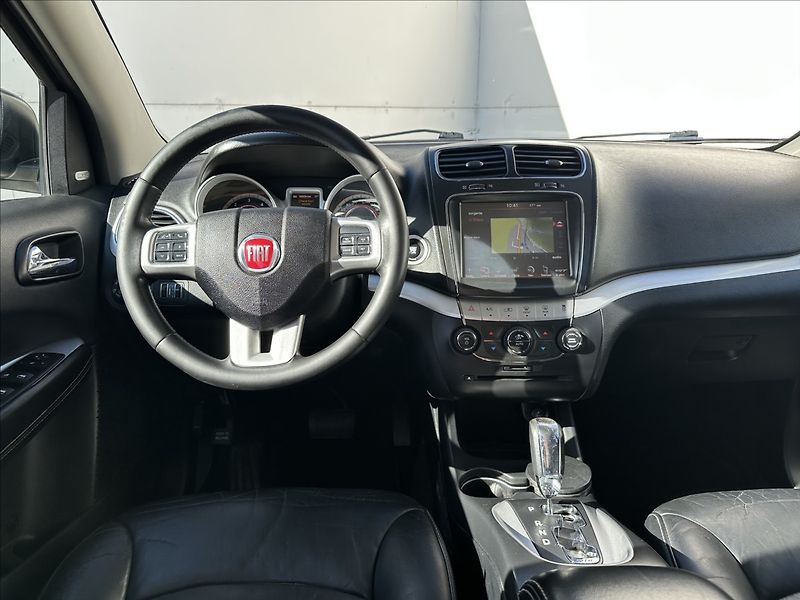 Fiat Freemont 2,0 MJT 4x4 7Míst AUTOMAT Navi - fotka 17 z 44