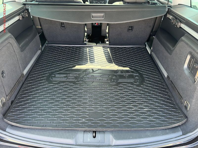 Volkswagen Sharan (2015) 2.0 TDi, DSG, bixen, kamera - fotka 7 z 22
