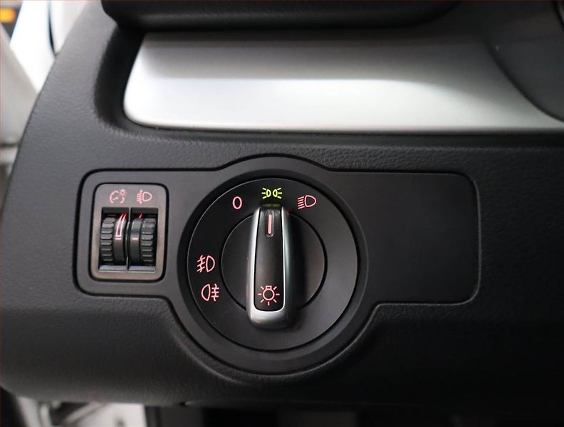 Volkswagen Passat (2013) 1.6 TDI, Serv.kniha, Tempomat - fotka 19 z 20