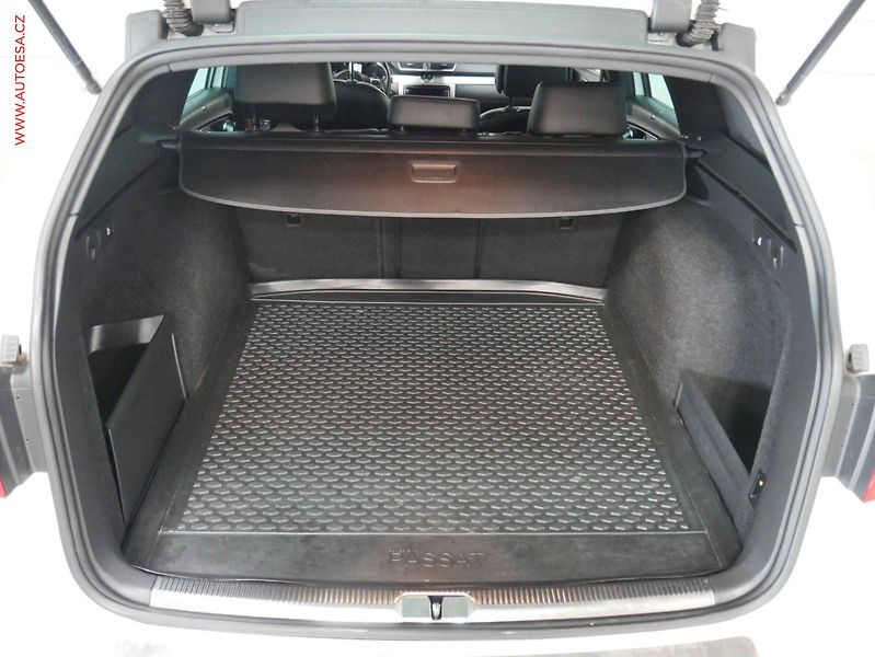 Volkswagen Passat (2012) 3.6 FSi 4x4, ČR, DSG, bixen - fotka 7 z 20