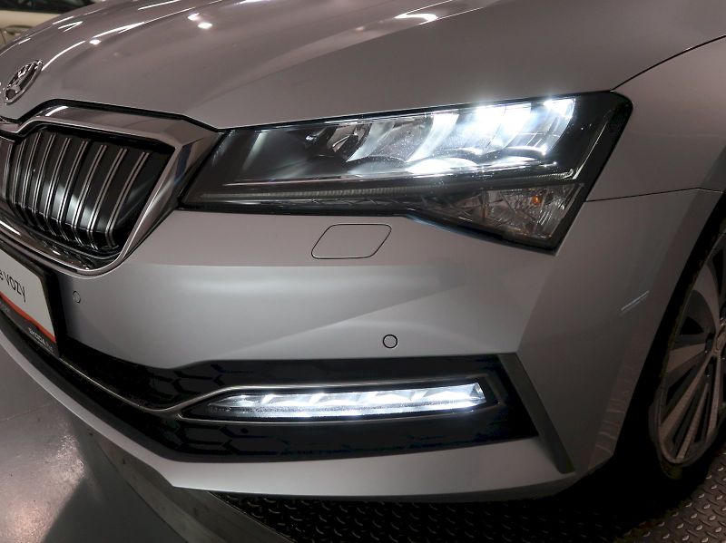 Škoda Superb (2022) iV STYLE 1.4TSI 160KW DSG - fotka 10 z 44