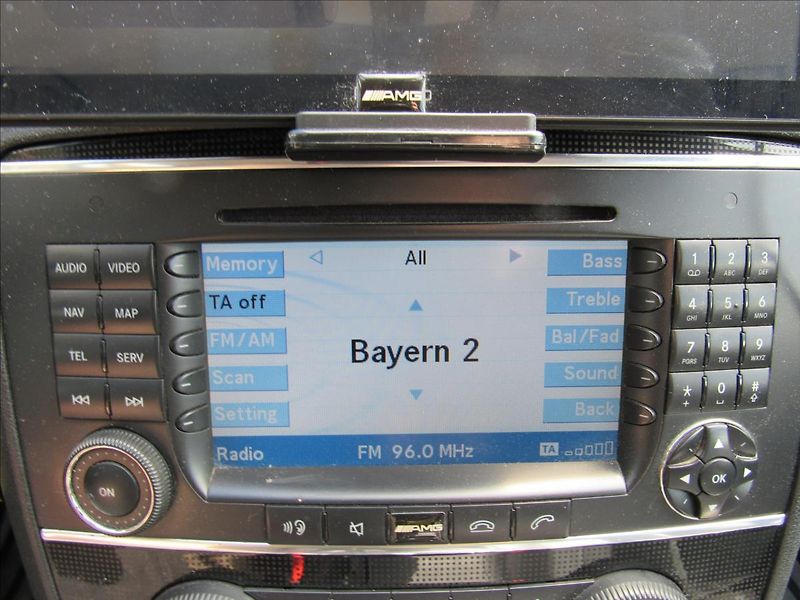 Mercedes-Benz Třídy R 3,0 320 CDI L 4-Matic - fotka 19 z 35