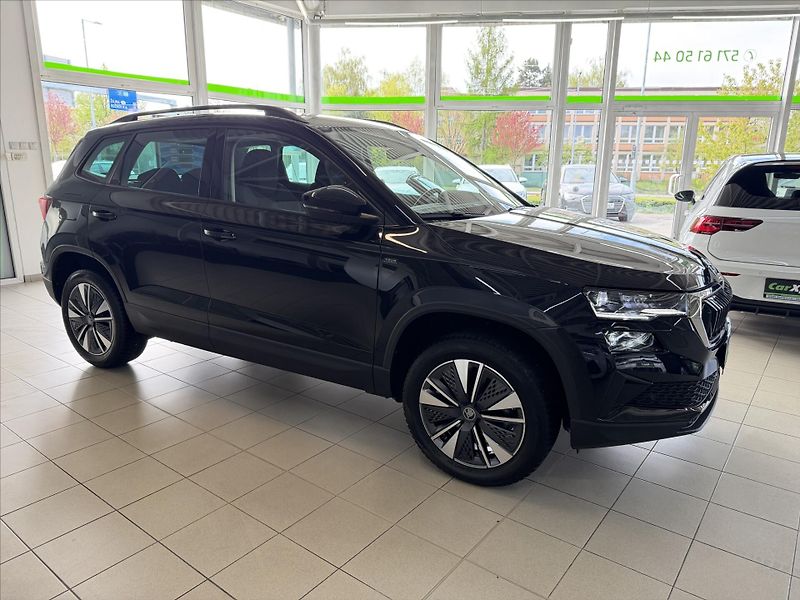 Škoda Karoq 1,0   Selection TOUR - fotka 4 z 19