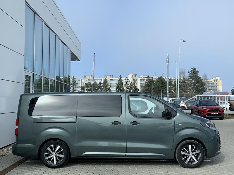 Toyota ProAce Verso VERSO L2 VIP 7S SKYVIEW 2L AT - fotka 10 z 27