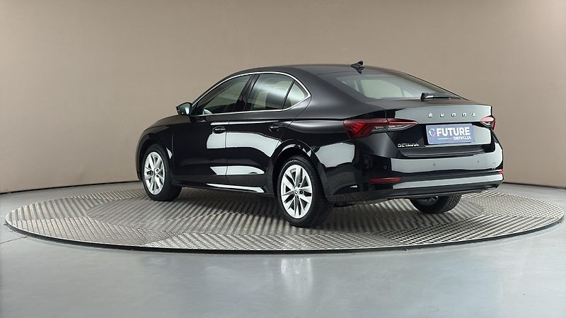 Škoda Octavia 2.0 TDI DSG 4x4 Style - fotka 2 z 25
