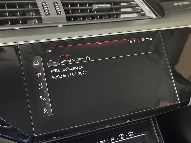 Audi e-tron 300kW S-Line Night Vision - fotka 35 z 48