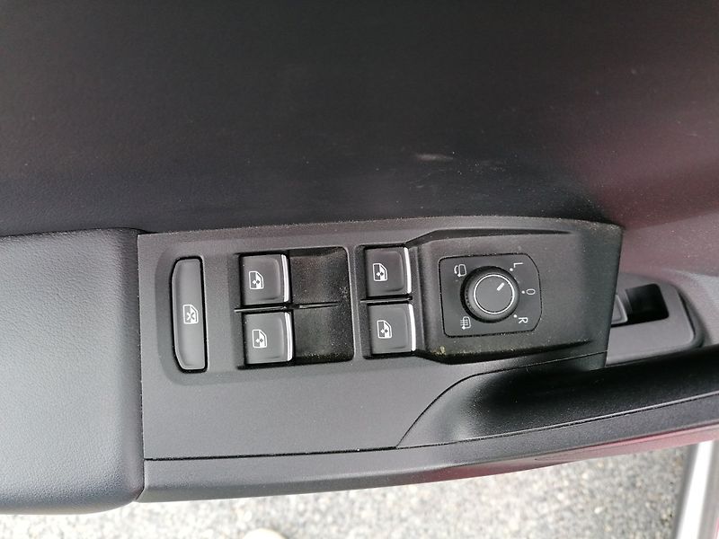 Seat Leon (2021) 1.4 TSi E-HYBRID Cupra Design - fotka 30 z 35